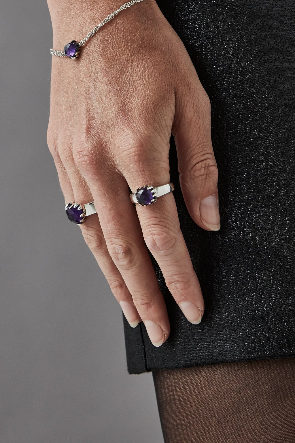 Baby Claw Ring - Dark Amethyst